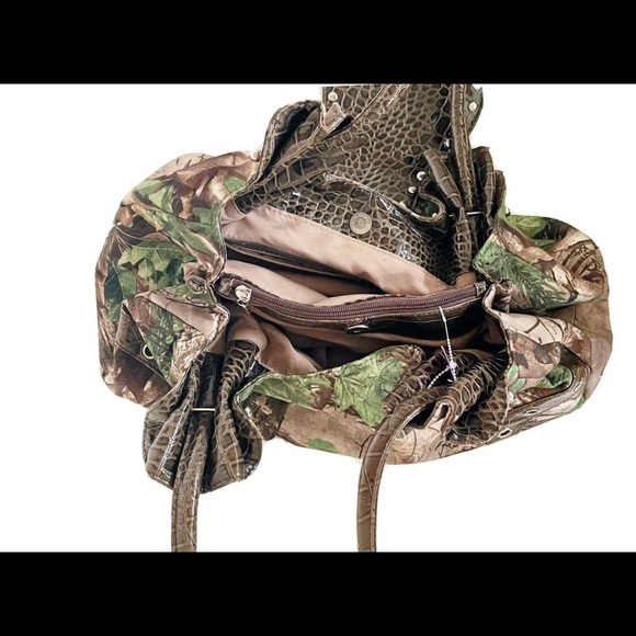 Realtree Camo Purse Large Shoulder Bag Cross Bling Interior Pockets & Divider - Picture 3 of 3